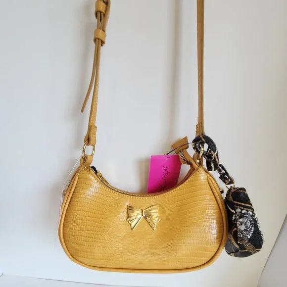 Betsey johnson yellow purse hotsell